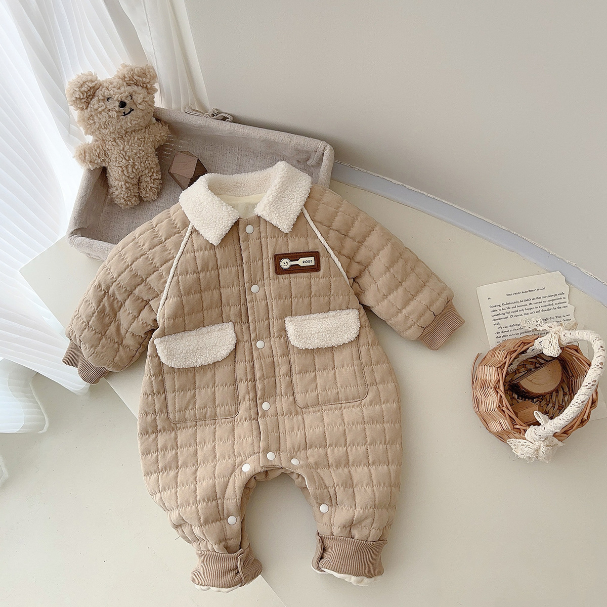 Ropa de bebé, ropa de otoño e invierno, mamelones abrigados de algodón acolchado, bebé de 0-2 años, más mono acolchado de terciopelo, ropa acolchada de algodón