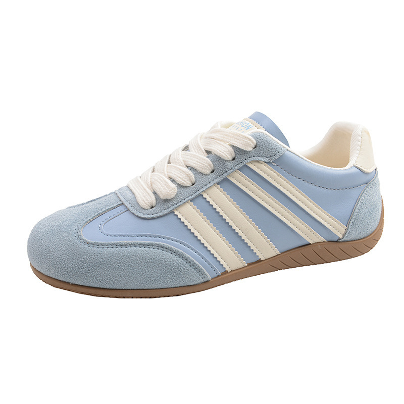 Zapatos de entrenamiento de estilo retro de color para mujeres 2026 nuevo tipo de verano con suela delgada explosión de fuego versátil zapatos deportivos casuales con suela plana rojo