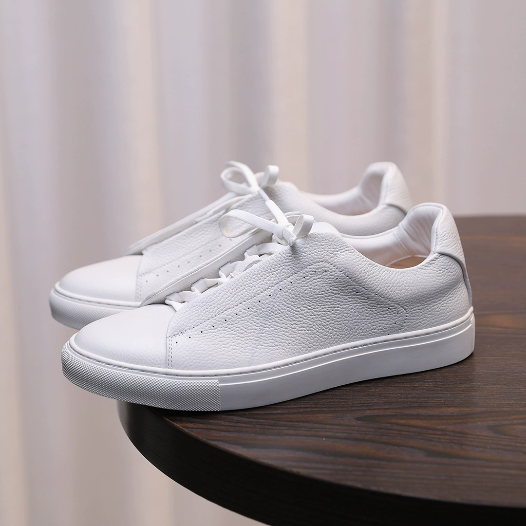 2025 новый первый слой кожи маленькая белая обувь одна педаль носить мягкие мужские повседневные туфли кожаные туфли с рисунком личи