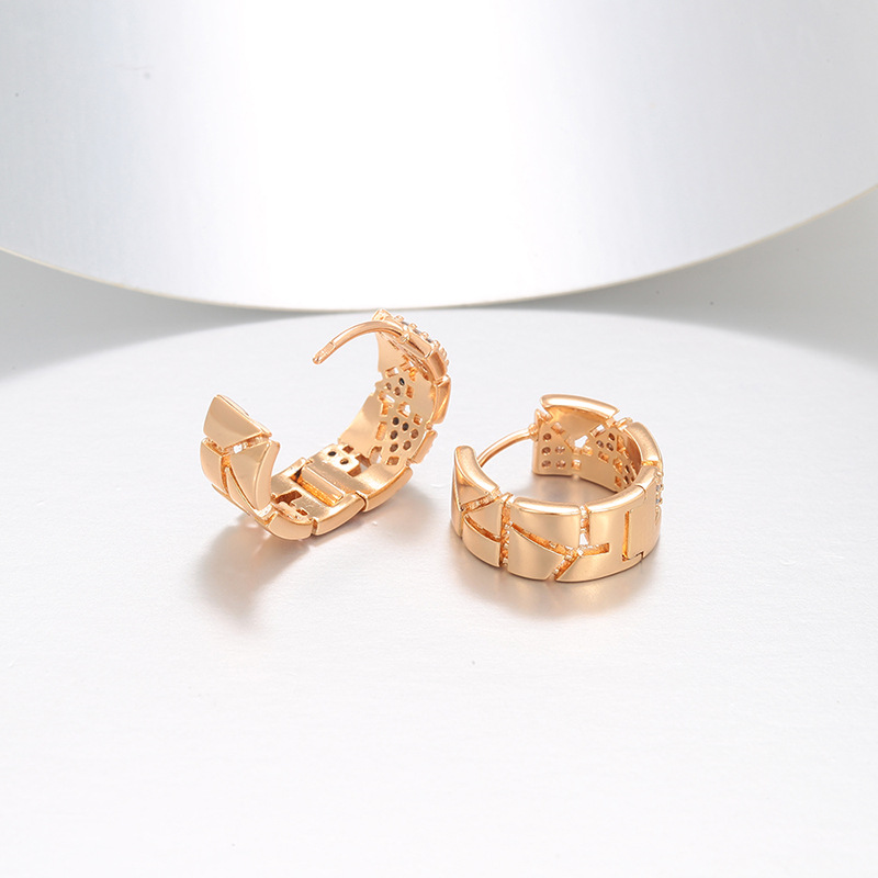 Xuping círculo geométrico retrogrado de orejas rusas aleación de cobre chapado 18k personalidad estilo retro nicho orejas para mujeres