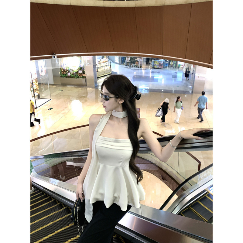 纯欲风辣妹米白色缎面压褶抹胸吊带设计感花苞上衣+飘带|undefined