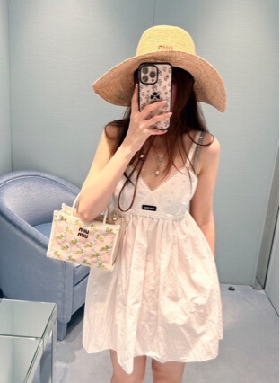 26 New Styles of Hollow-Out Embroidered Floral Lightweight 3D Crochet Sweet Girl-Style Spaghetti Strap Dress Fashionable Mid-Length Dress 26 New Styles of Hollow-Out Embroidered Floral Lightweight 3D Crochet Sweet Girl-Style Spaghetti Strap Dress Fashionable Mid-Length Dress