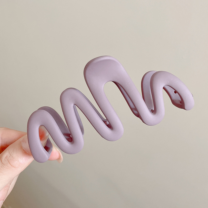 Lujo ligero, temperamento de alta gama, clip de agarre femenino 2025, nueva horquilla, placa de la parte posterior de la cabeza, gran cantidad de cabello, clip de tiburón, tocado