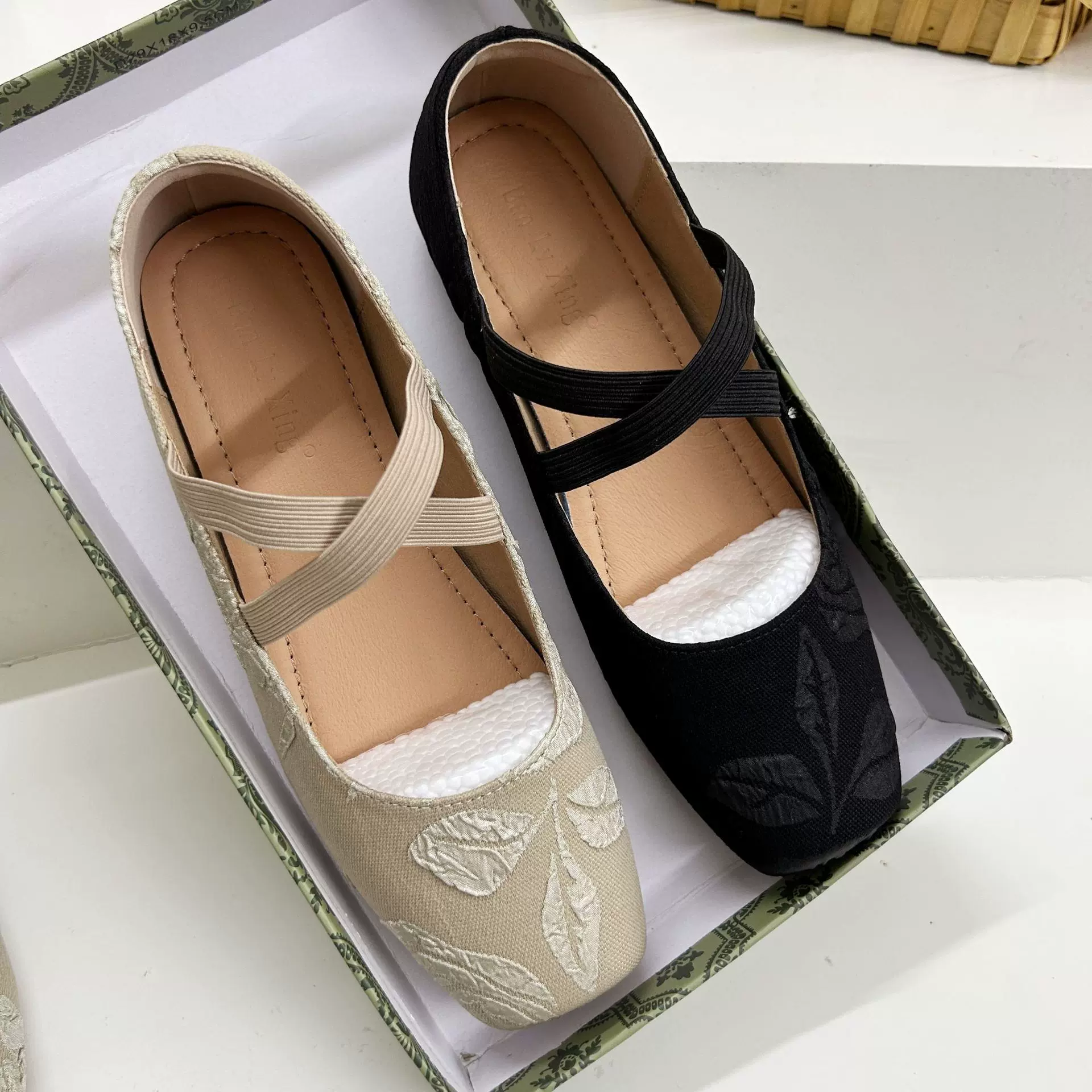 新中式配旗袍的鞋子2024新款春秋复古玛丽珍鞋女中跟交叉带单鞋女