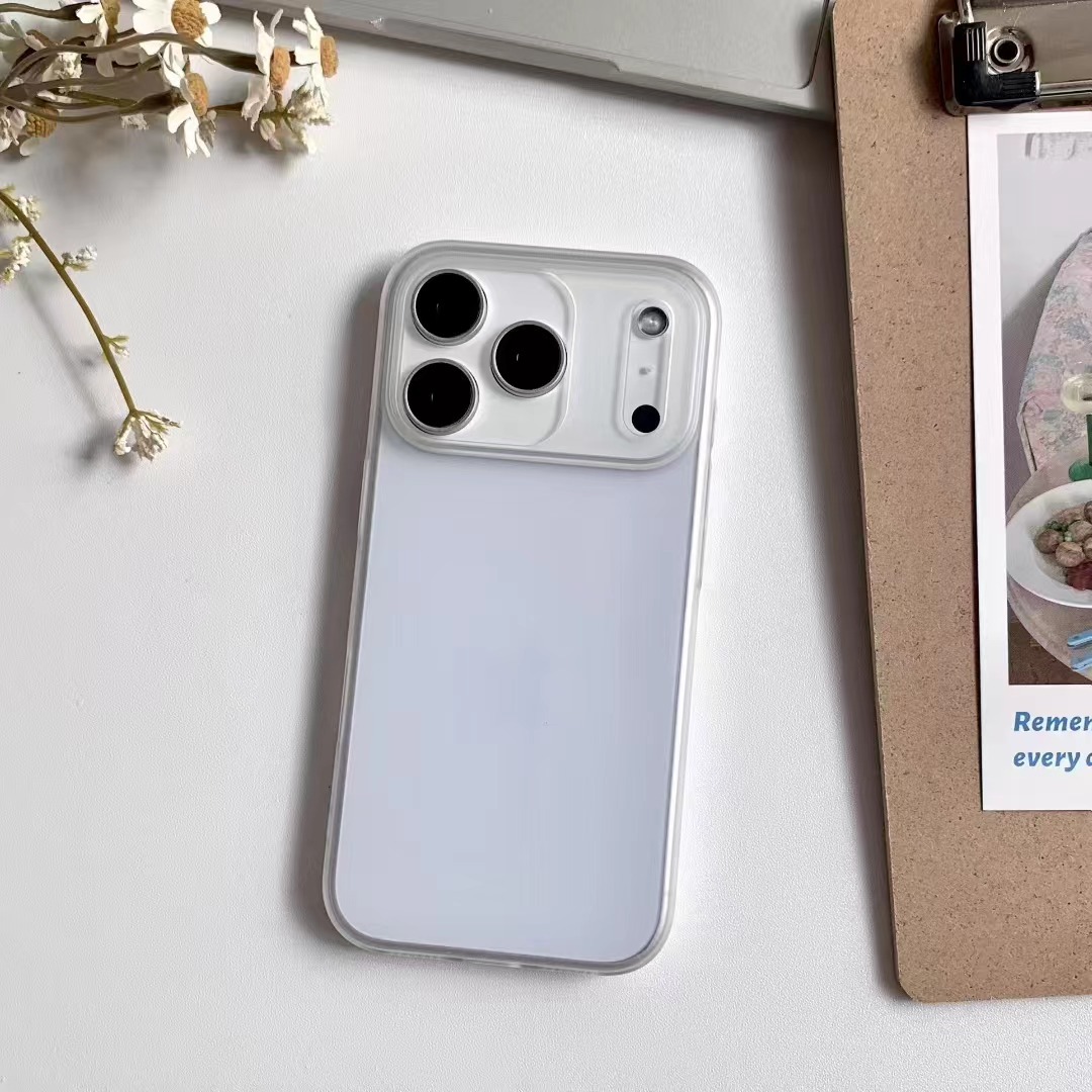 Funda magnética ultrafina esmerilada de iPhone14promax aplicable Funda para teléfono móvil semitransparente de Apple 16 funda antihuellas transparente