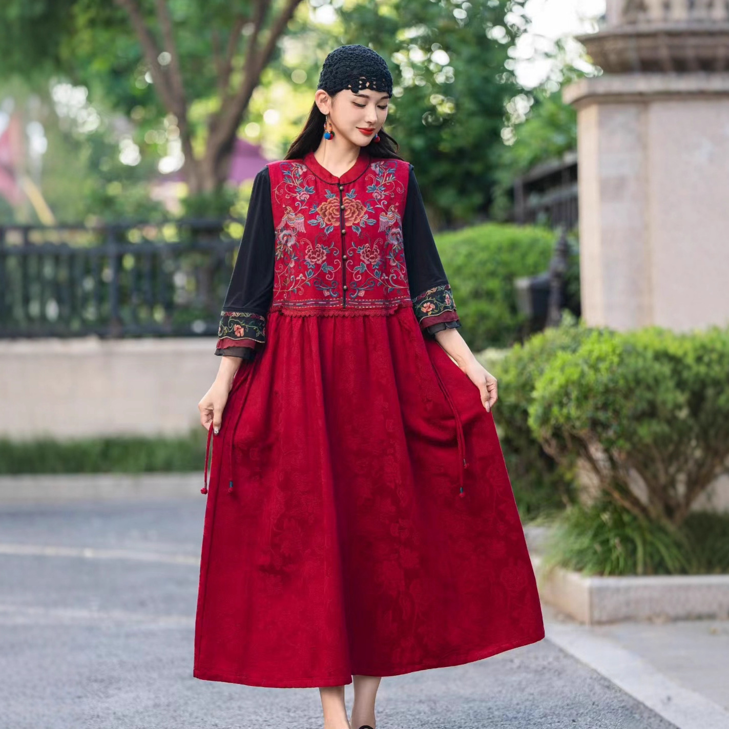 2025秋季新款棉麻提花刺绣背心裙女民族风无袖立领套头显瘦连衣裙