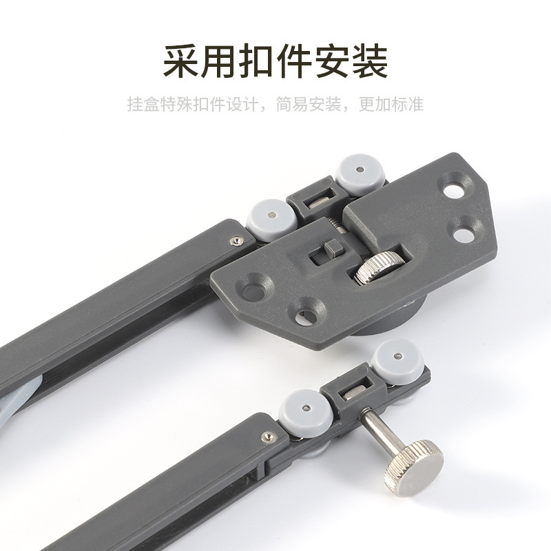 木製のドアのキャビネットには、ドアの部品が埋め込まれています。|undefined