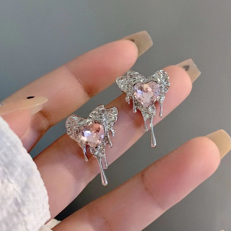 Design fuchsia earrings