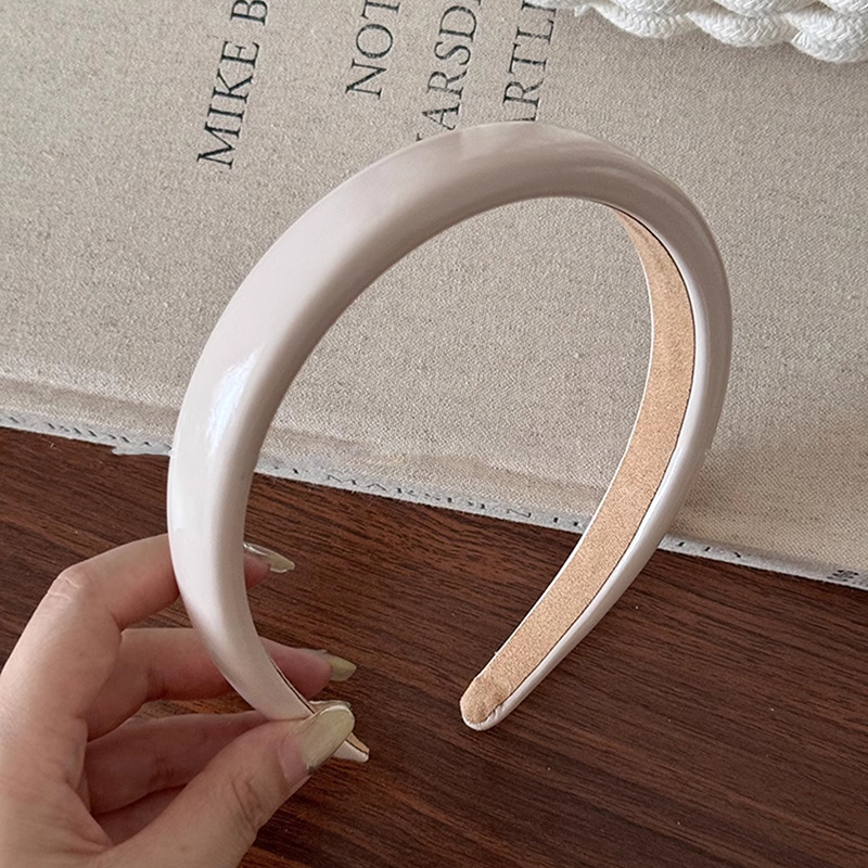 Retro Red PU Leather Headband For Women  New Summer Outwear Versatile Headband Hair Pressing Hairpin Minimalistic Headdress display picture 6
