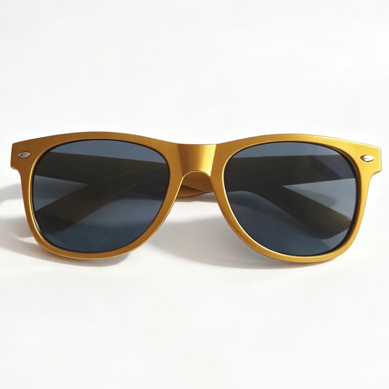 Gafas de Sol Retro con Remaches PC, AC Protección UV para Conducción y Viajes