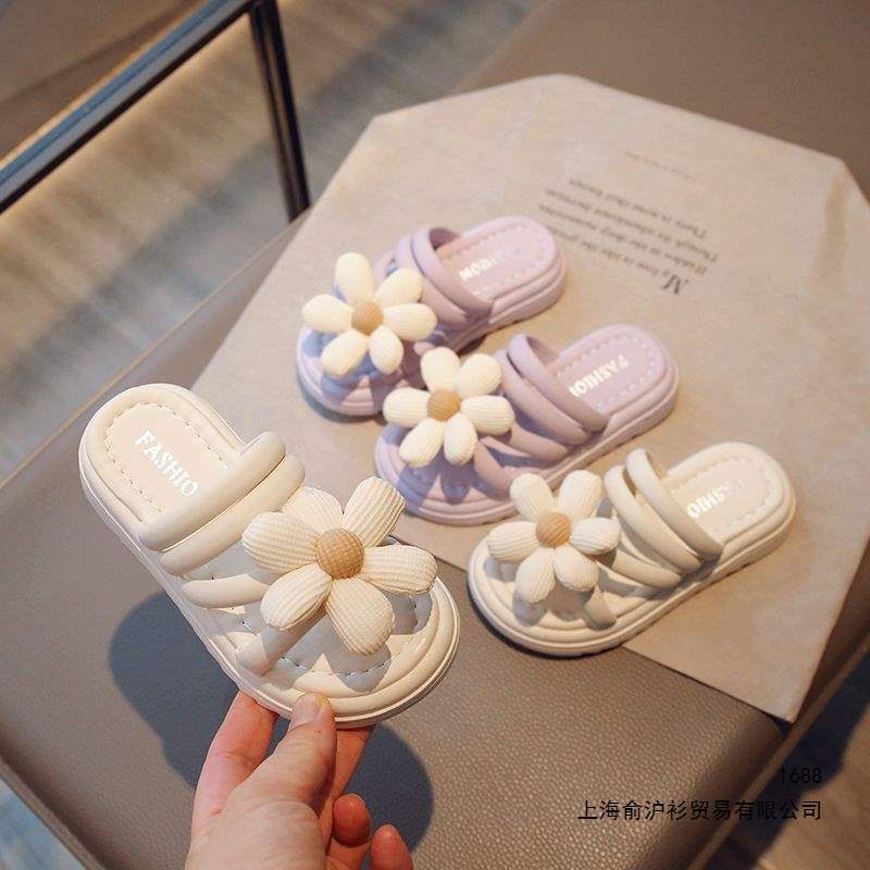 Zapatillas infantiles de moda de verano indoor casual zapatos de niñas lindos flores antideslizantes zapatillas infantiles suaves image 5