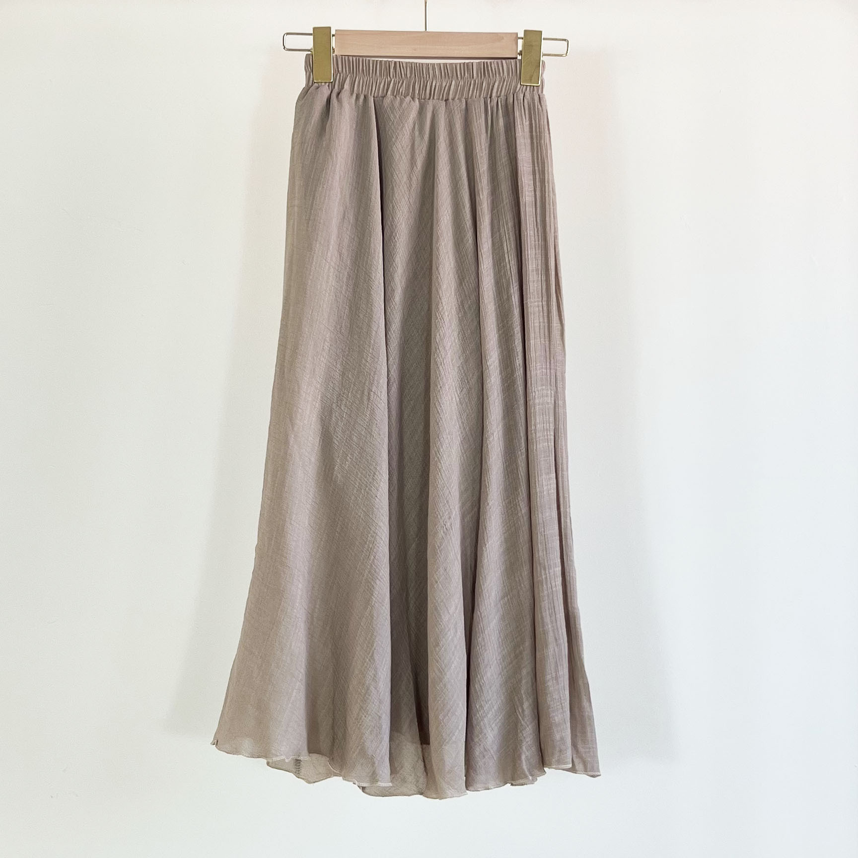 Светло-коричневая и нежная юбка