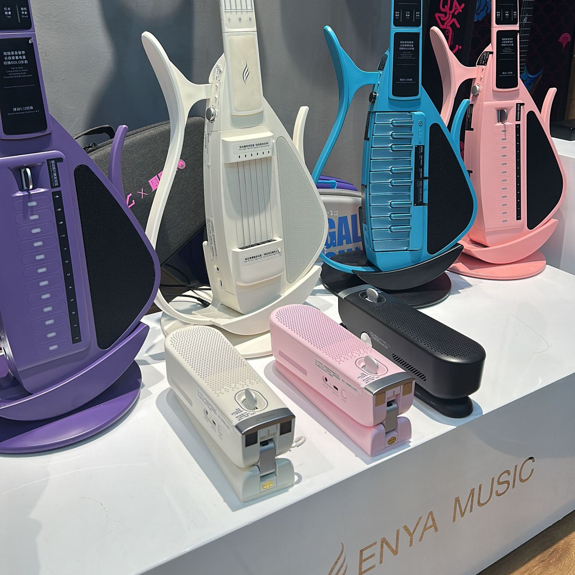 Enya Enya CyberG Cyber ​​Guitar Automatic Guitar Accompaniment Playing and Singing Painless Introduction (Note Color) 4