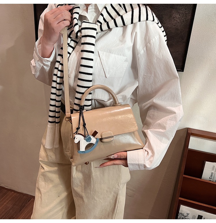 Nuevo bolso de hombro de todo fósforo, bolso de trabajo portátil, bolso pequeño, bolso cuadrado pequeño retro coreano, bolso de mensajero casual de moda