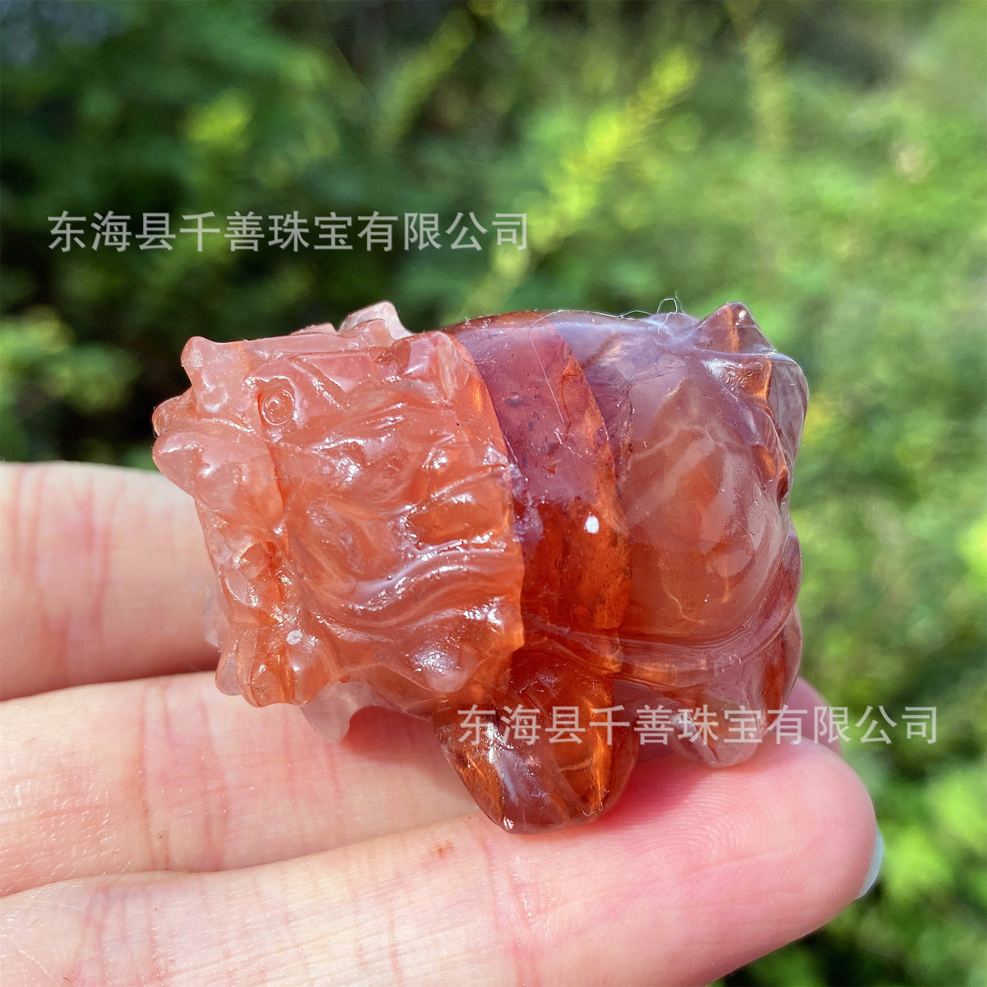 빨간 접착제 꽃