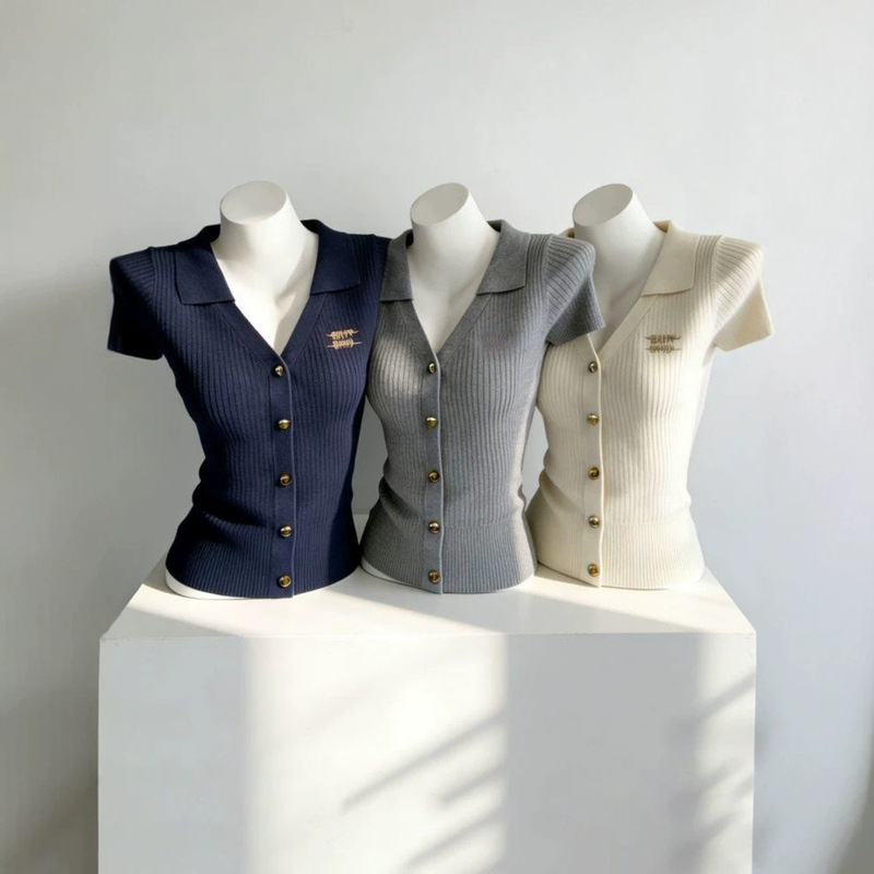 2026 New Style Navy Blue Polo Collar Knitted Cardigan for Women with Gold Buttons and Embroidery, Slim Fit Short Top 2026 New Style Navy Blue Polo Collar Knitted Cardigan for Women with Gold Buttons and Embroidery, Slim Fit Short Top