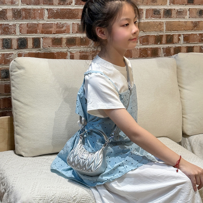 クロスボーダープリーツ刺繍レディースバッグミニクラウド脇の下ハンドバッグ小さな香り多用途イン子供用クロスボディバッグトレンディ|undefined