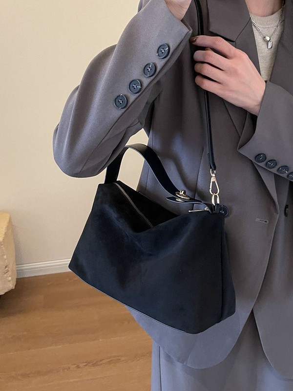 Otoño e invierno con bolsos de piel de ciervo esmerilado de textura 2025 nuevos bolsos de alta gama retro moda bolso de hombro único mujer image 5