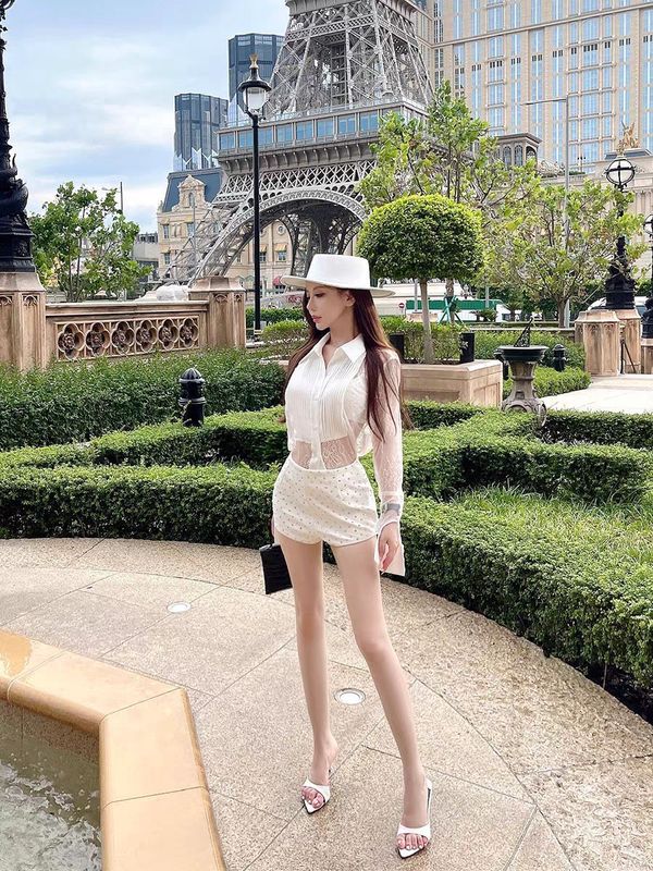 设计感假日防晒显瘦拼接蕾丝修身上衣女衬衫+重工低腰满钻裤套装|undefined