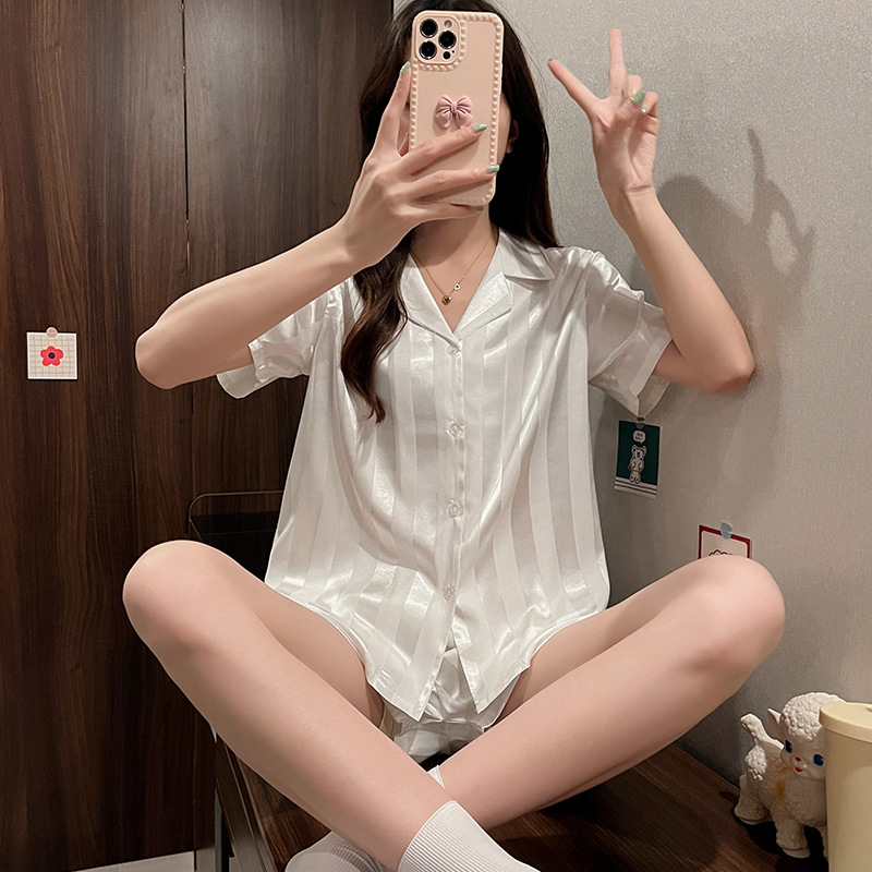 화이트 자카드 스트라이프