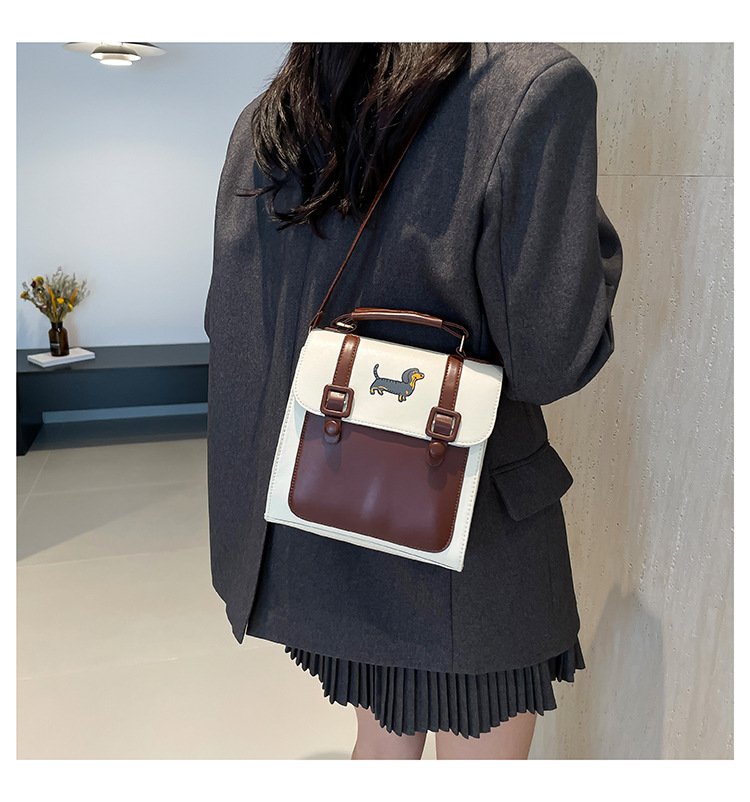 A new 2024 French retro backpack for women, a trendy and versatile single-shoulder bag with a large capacity for commuting undefined