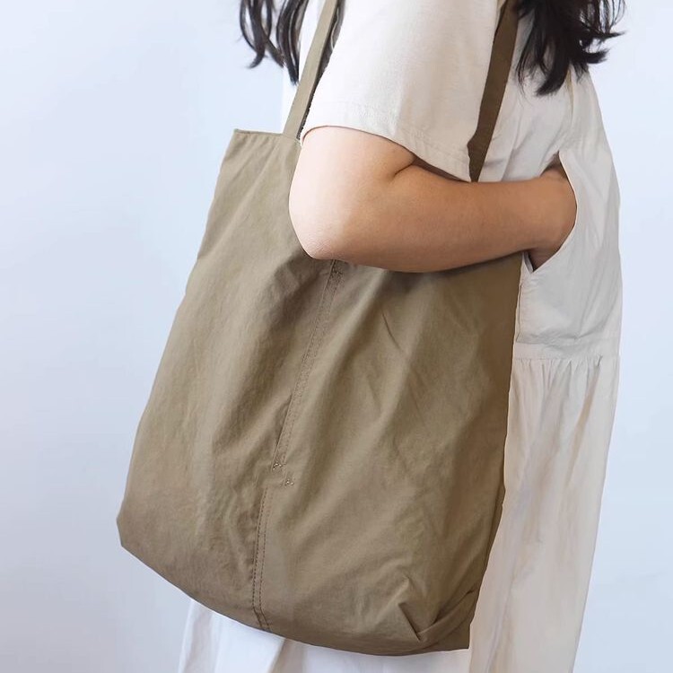 2026 Summer New Japanese-Style Artistic Ultra-Light Large-Capacity Commuter Casual Shopping Simple Nylon Shoulder Tote Bag 2026 Summer New Japanese-Style Artistic Ultra-Light Large-Capacity Commuter Casual Shopping Simple Nylon Shoulder Tote Bag