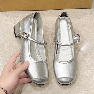 ��ʽ�yɫСƤЬŮ2025���¿�ָ��ٴ�����L��ȹ�ӷ��^�������Ь