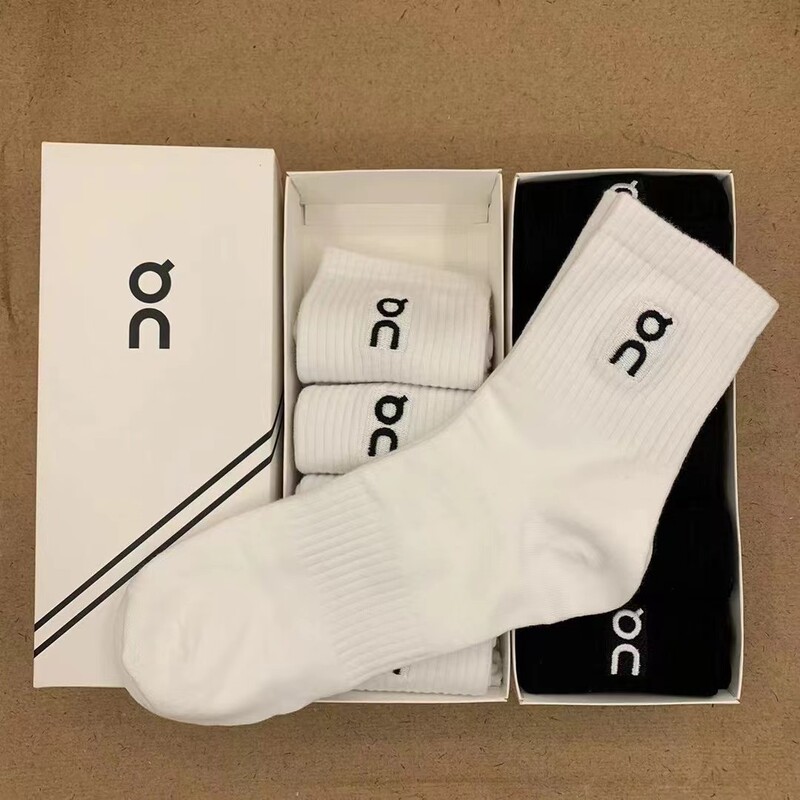 On Boxed Embroidered Socks for Men and Women, Trendy Brand Cotton Socks for Couples, All-Season Running Casual Sports Socks, Solid Color Letter Socks
