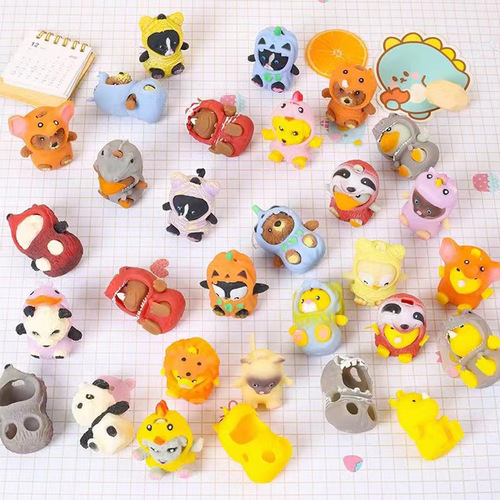 New product creative dress-up small animals cute cute pets desktop internet celebrity ornaments mini children's stress relief toys pinch fun