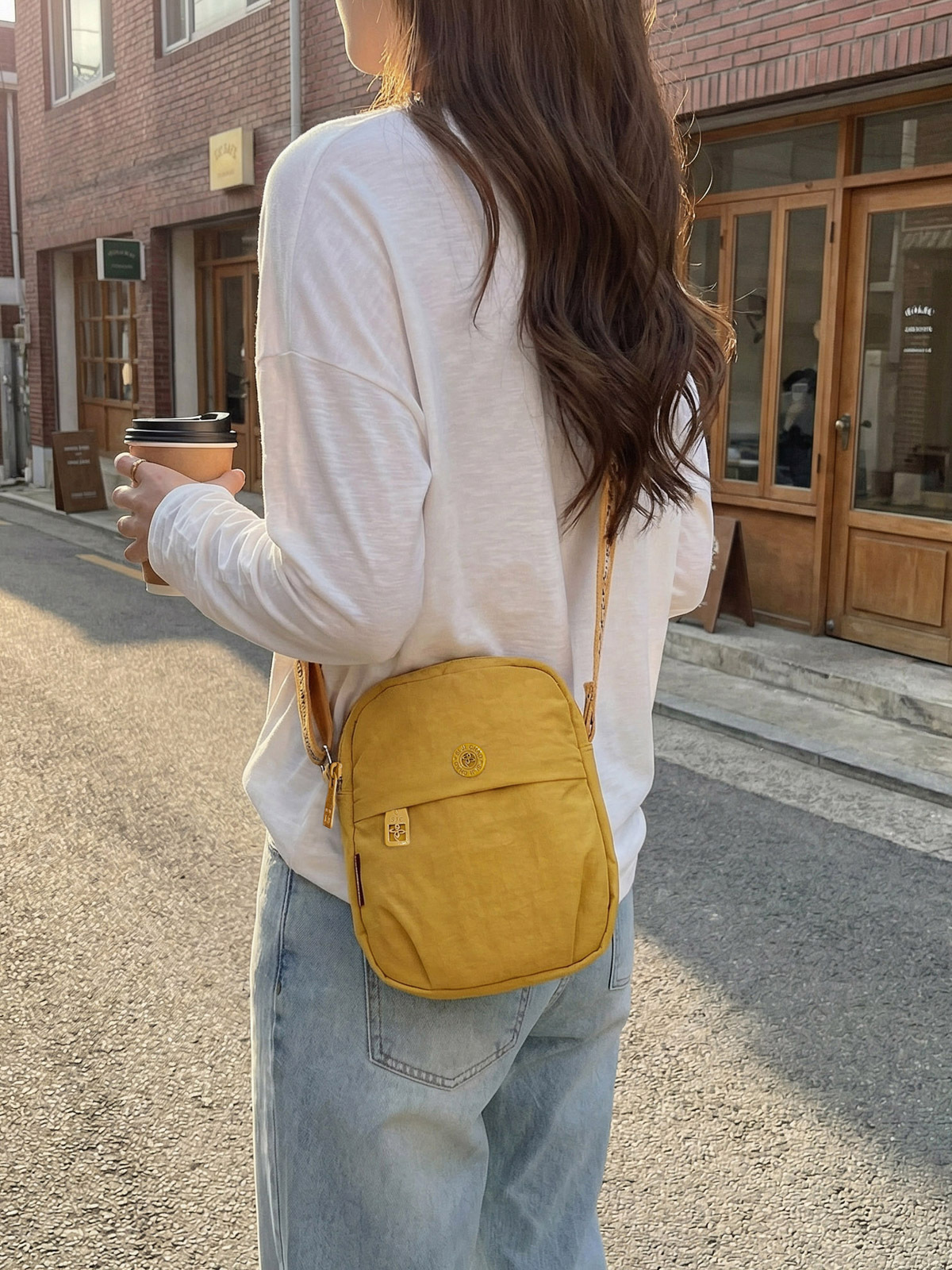 Bolso de nylon de moda para mujeres 2026 nuevo bolso de verano casual simple bolso de viaje ligero bolso de mujer