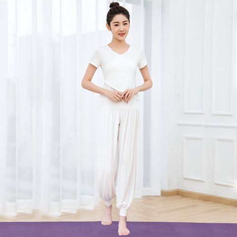 가슴 패드는 불규칙한 밑단에 삽입 가능 흰색 반팔 + 흰색 하렘팬츠