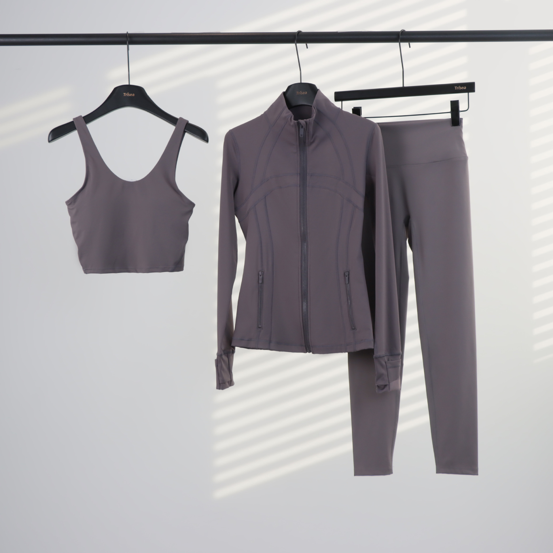 Conjunto de yoga LULU de tres piezas: chaqueta, camiseta sin mangas con cuello en U y leggings de cintura alta para mujer.