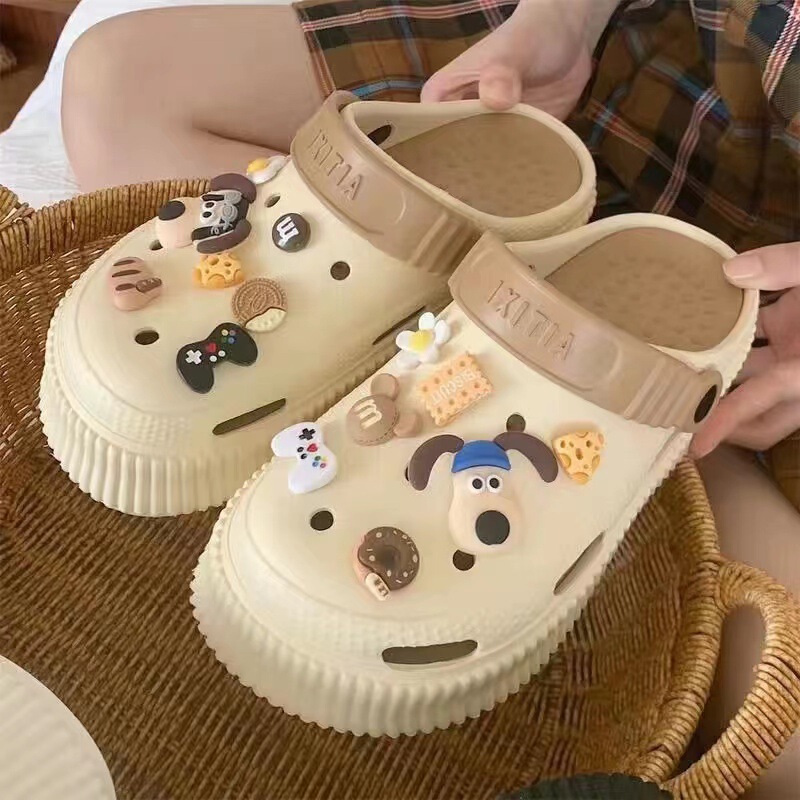 Thick-soled hole shoes women's summer 2024 new beach outer wear covered head half slippers ladies wholesale