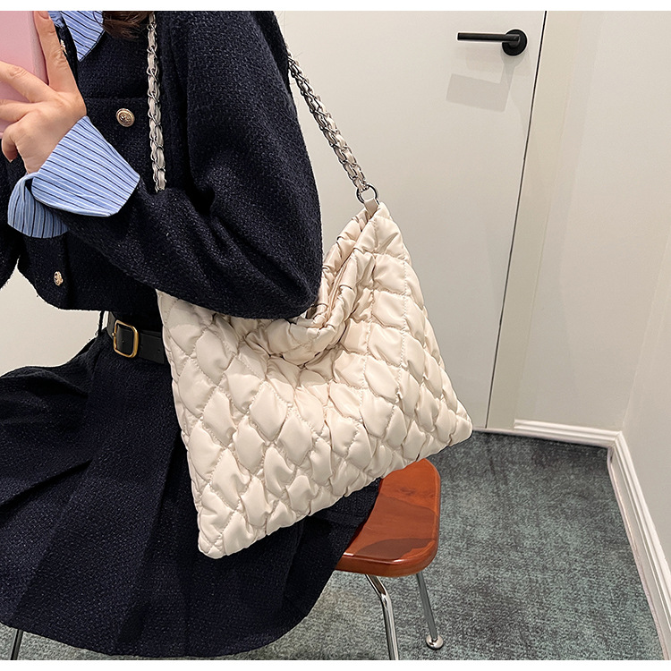 Große Gesteppte Tragetasche Für Damen Geräumige Lingge Schultertasche_voghion.com