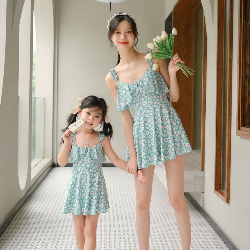 fresh Swimming suit 2023 The new paternity ins Wind split skirt hot spring Seaside on vacation Conjoined Swimsuit