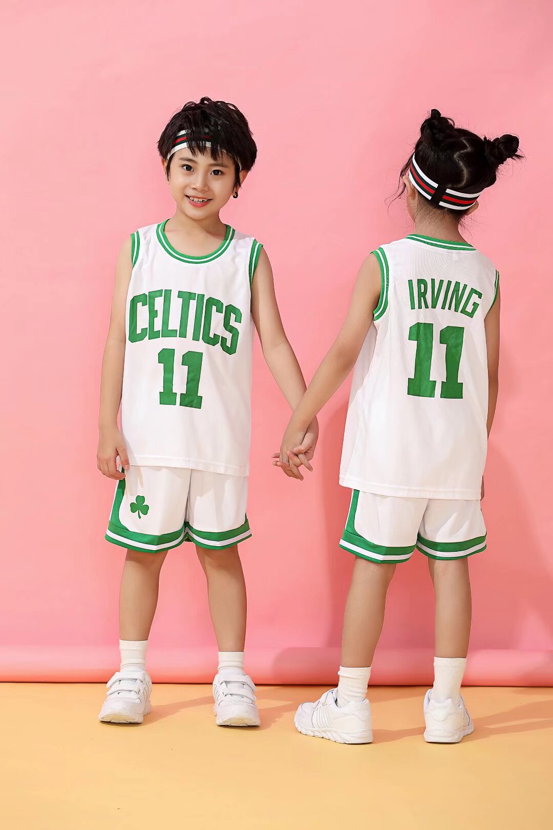 子供の倉庫のボールの服を卸売りします。