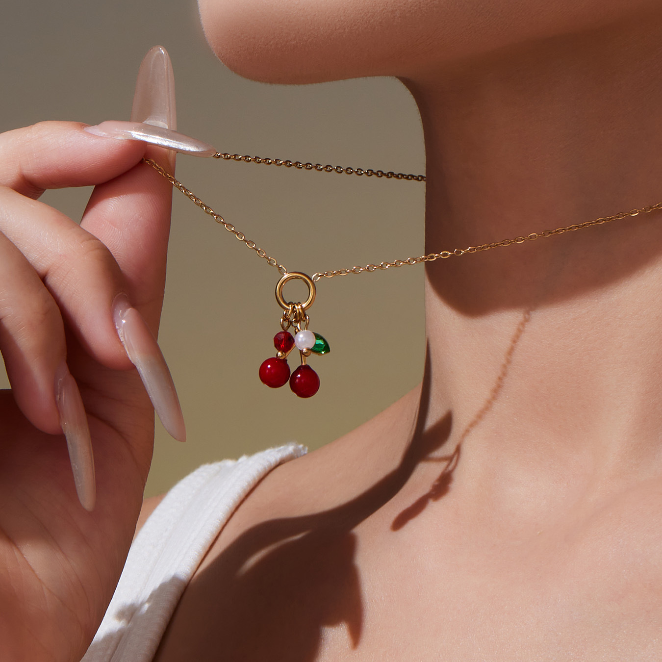 Pulsera de mujer de acero titanio delicada y de moda diaria_voghion.com