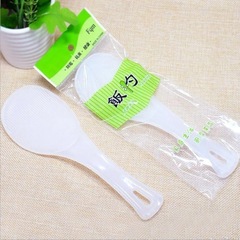 炊飯器のしゃもじは厚くて、ご飯にくっつかないプラスチックのしゃもじは高温の半透明の大きいしゃもじの台所に米のしゃもじを入れます。