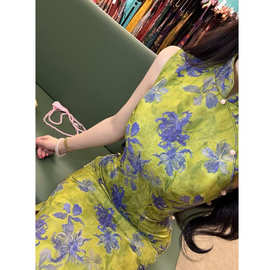 浮光锦缎面无袖新中式旗袍淳绿连衣裙女2026夏季新款复古中长裙子