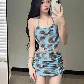 沙滩新款2024连体泳衣女性感时尚纯欲风印花泳装低胸聚拢泳衣温全