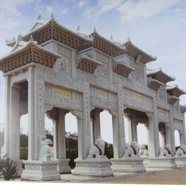 Каменная резная арка ворот, трехдверная и пятидверная каменная арка, живописное место, кладбище, каменная арка кладбища