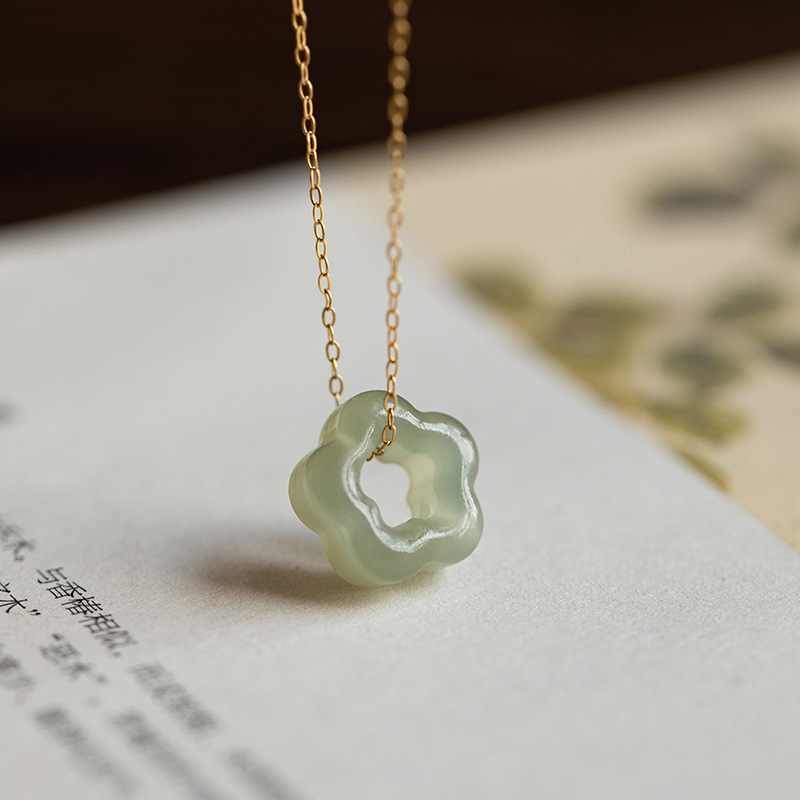 Hetian Jade Plum Pendant Ladies Light Luxury Clavicle Chain Hollow Exquisite Fine Necklace Retro Style Gift