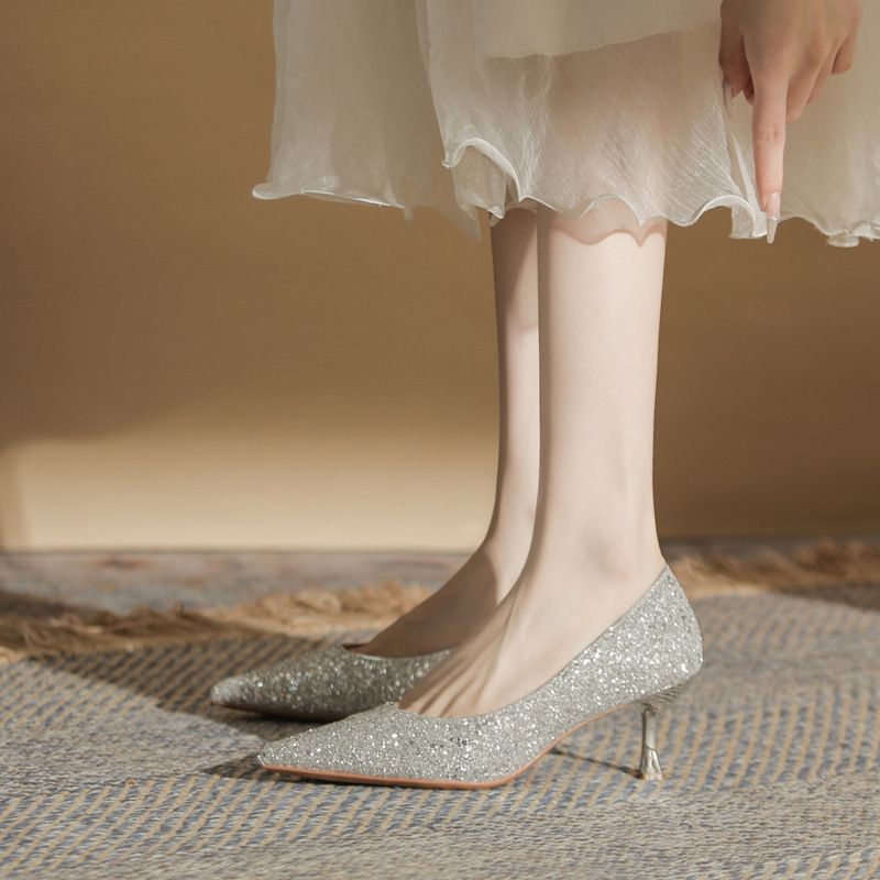 Giày cao gót mũi nhọn sequin lấp lánh CG6018 – miệng nông, gót nhọn — Màu Sâm panh