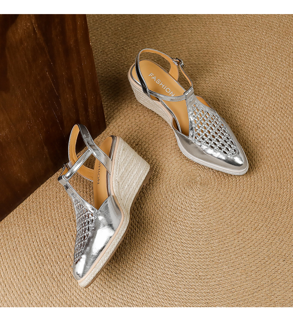 Sandal cao gót nữ hở mũi đế xuồng đan rơm, quai chữ T kiểu La Mã, gót 7.5 cm — màu trắng ngà, bạc chi tiết 15