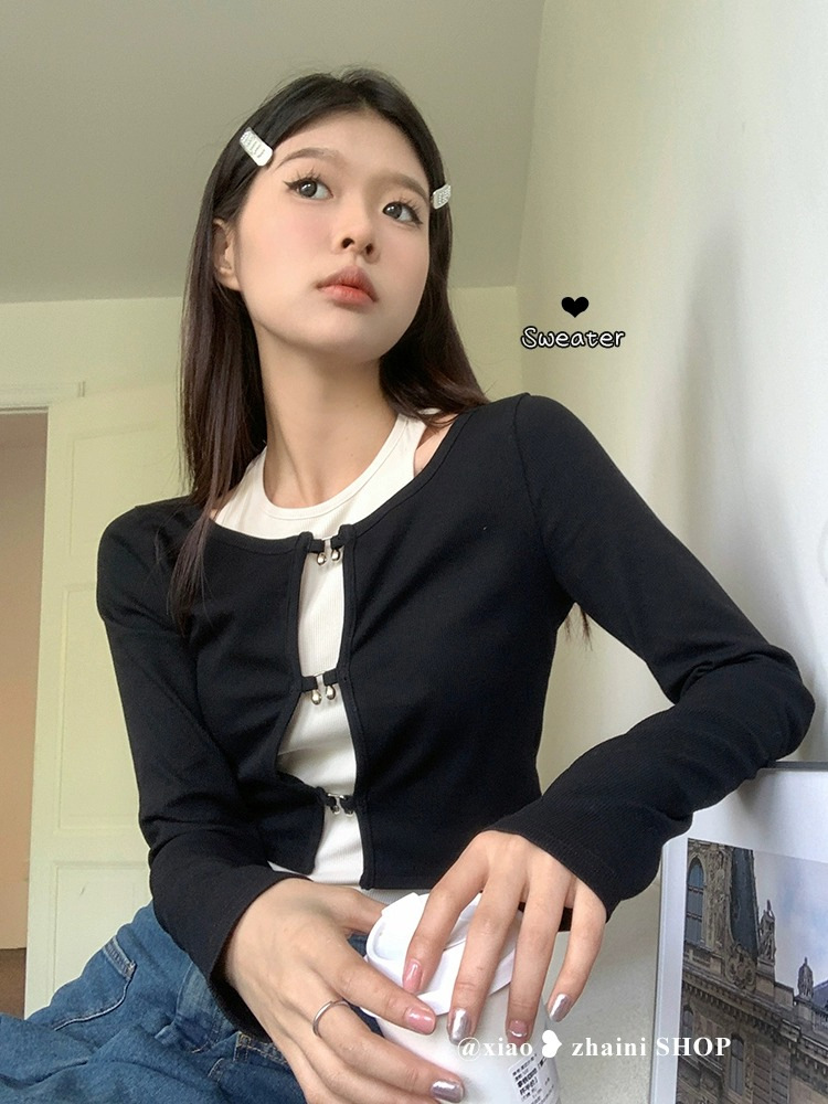 Hot girl hollow-out long-sleeved sweater for women 2023 autumn new design short vest cardigan two-piece top