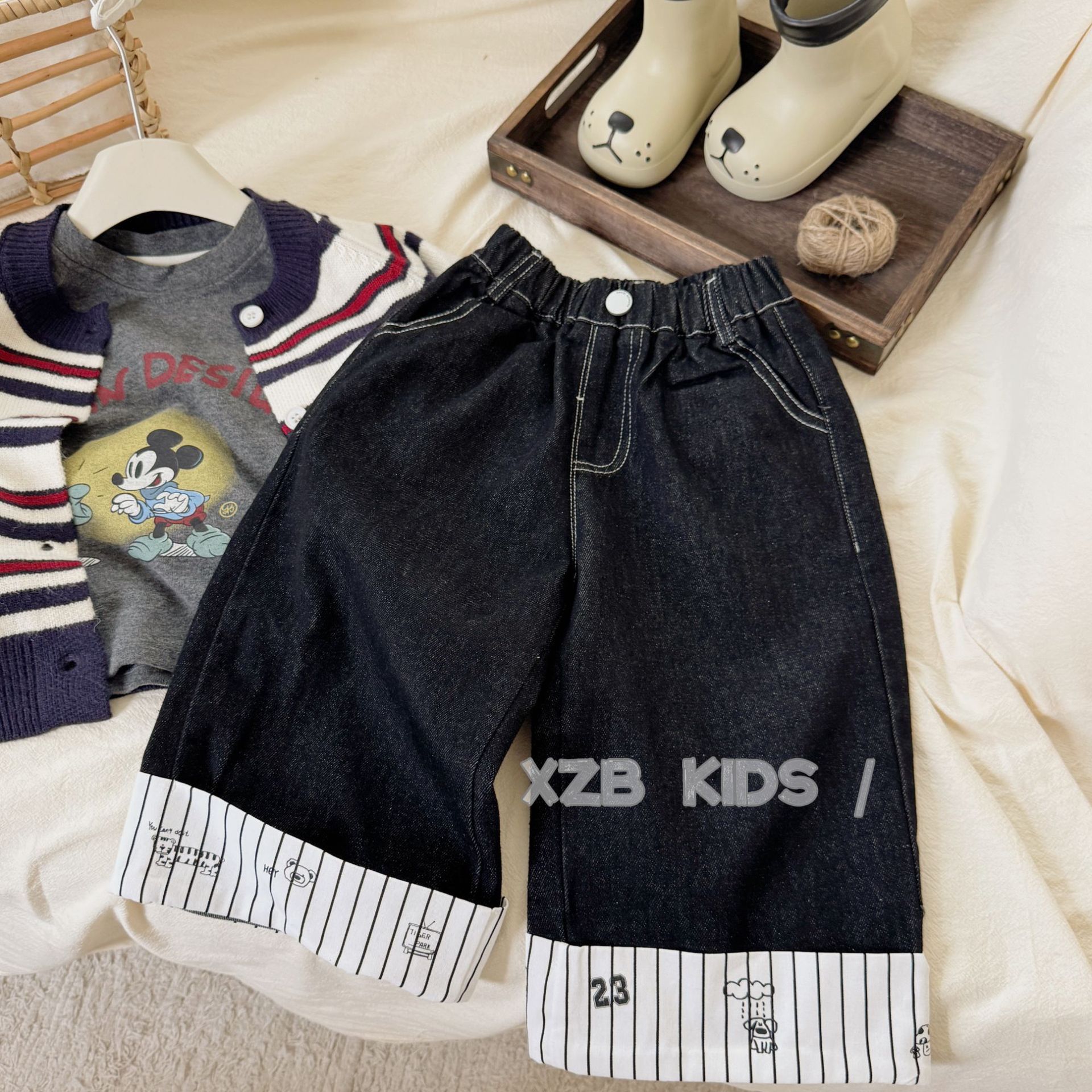 2025儿童牛仔裤秋款男女宝宝阔腿裤条纹翻边卡通印花中裤