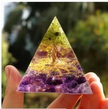 跨境外贸爆款水晶球金字塔水晶碎石滴胶树脂家居桌面手工摆件1