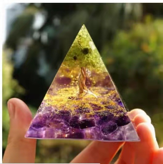 Cross-border foreign trade explosions crystal ball pyramid crystal gravel resin home desktop handmade ornaments 1