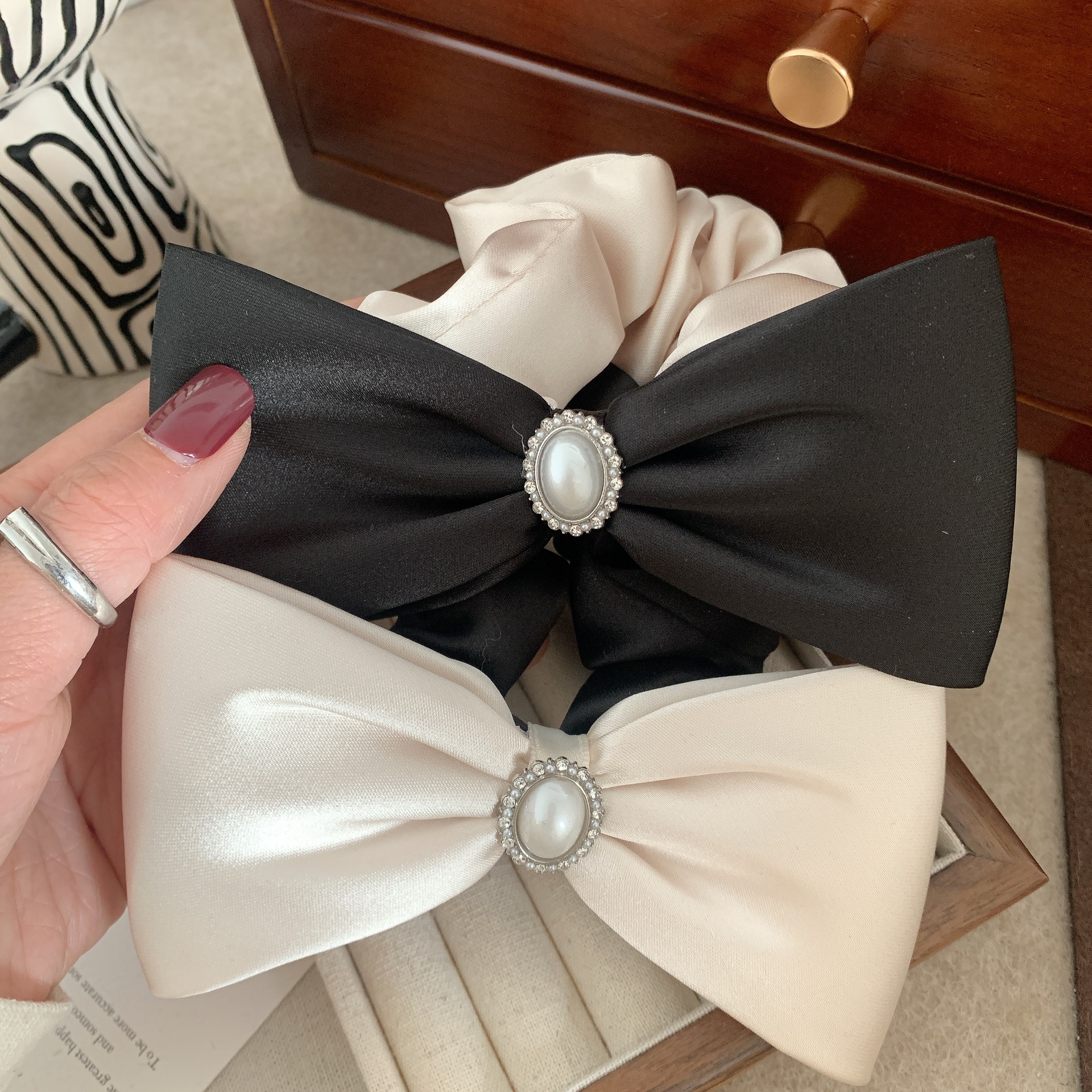 Women's Sweet Simple Style Bow Knot Cloth Hair Tie display picture 5