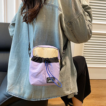 学生网红小包百搭小挎包迷你帆布包2024新款撞色斜挎女包手机包女